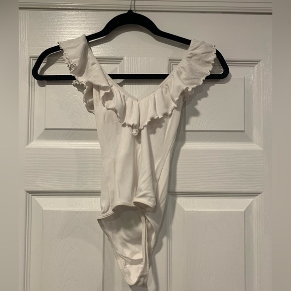 ARITZIA WILFRED Ribbed Ruffle Danette Bodysuit - Picture 2 of 5